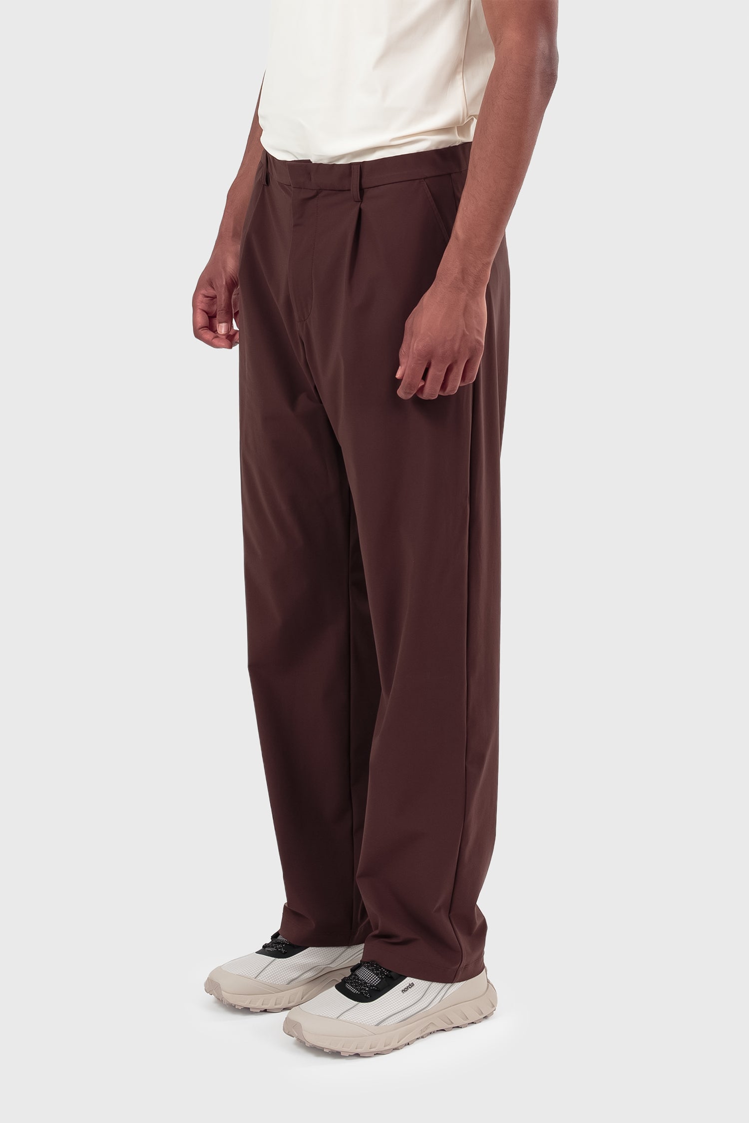 Grounding pants