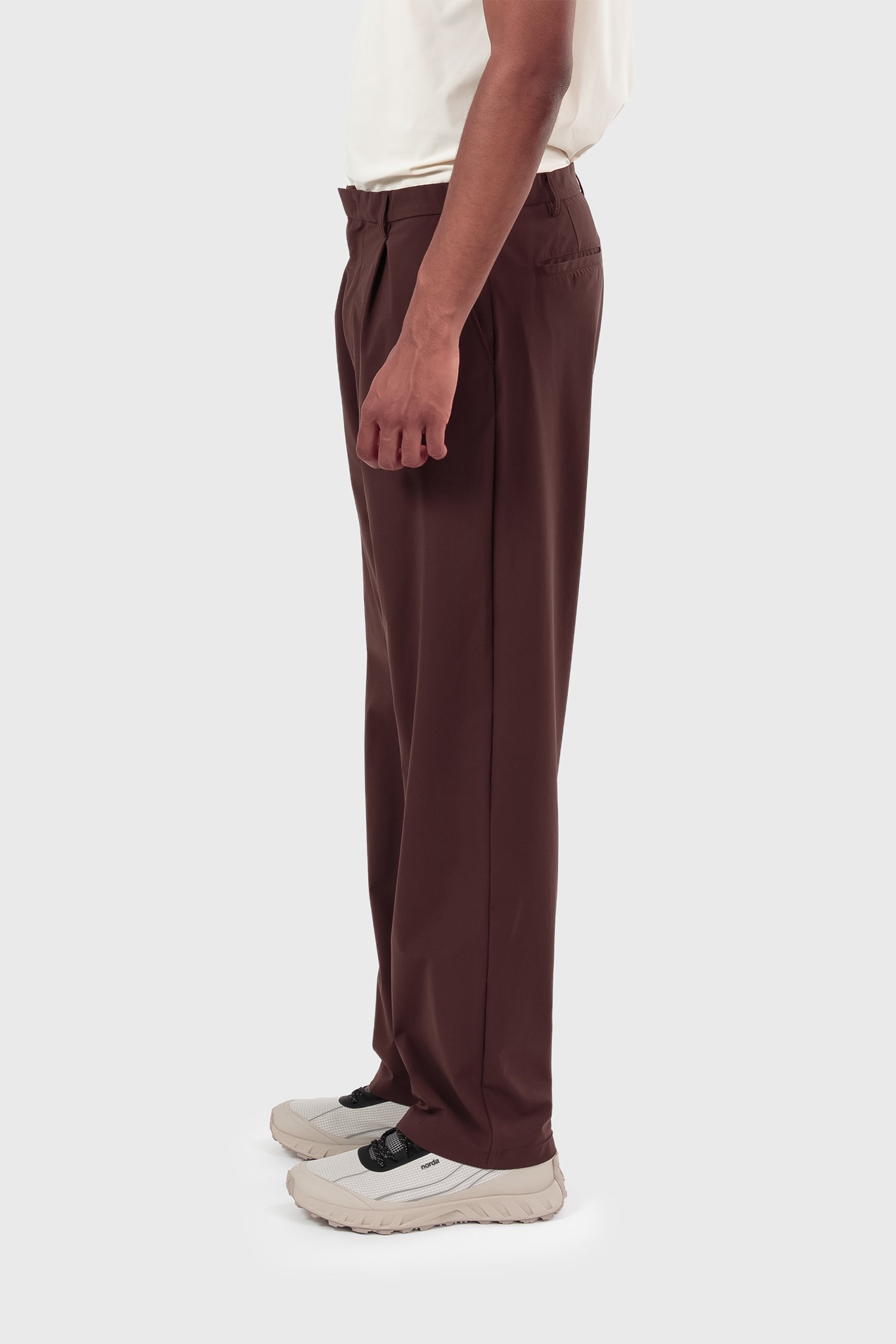 Grounding pants