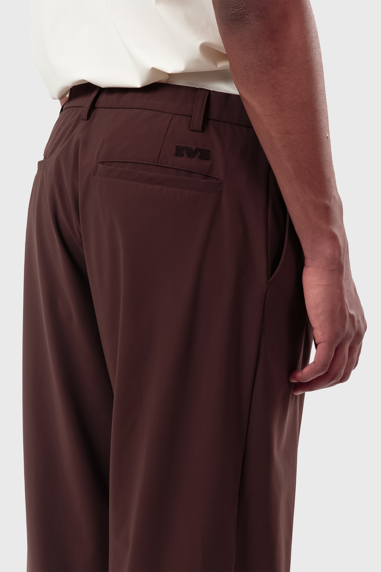 Grounding pants