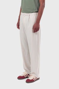 Grounding pants