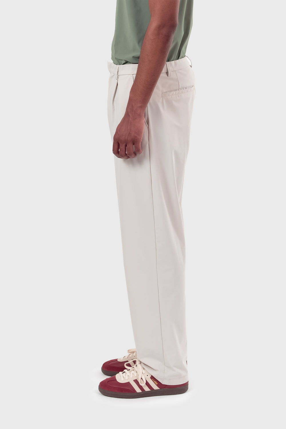Grounding pants