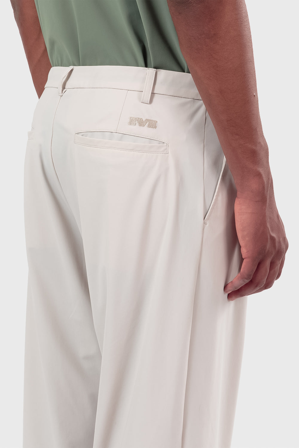 Grounding pants