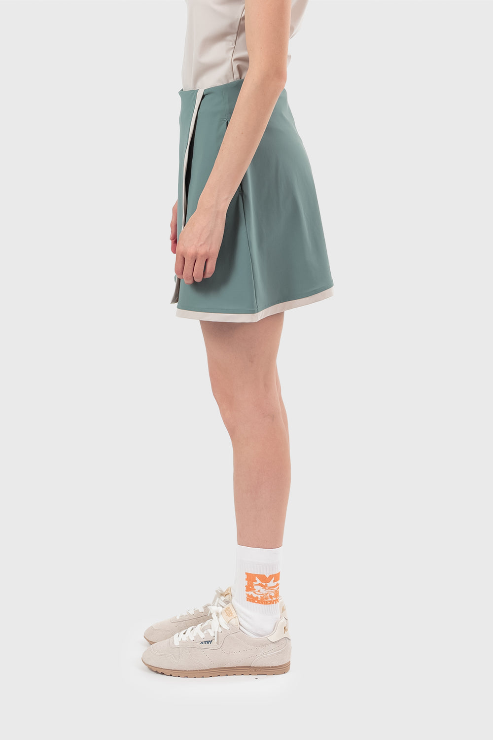 No roots skort