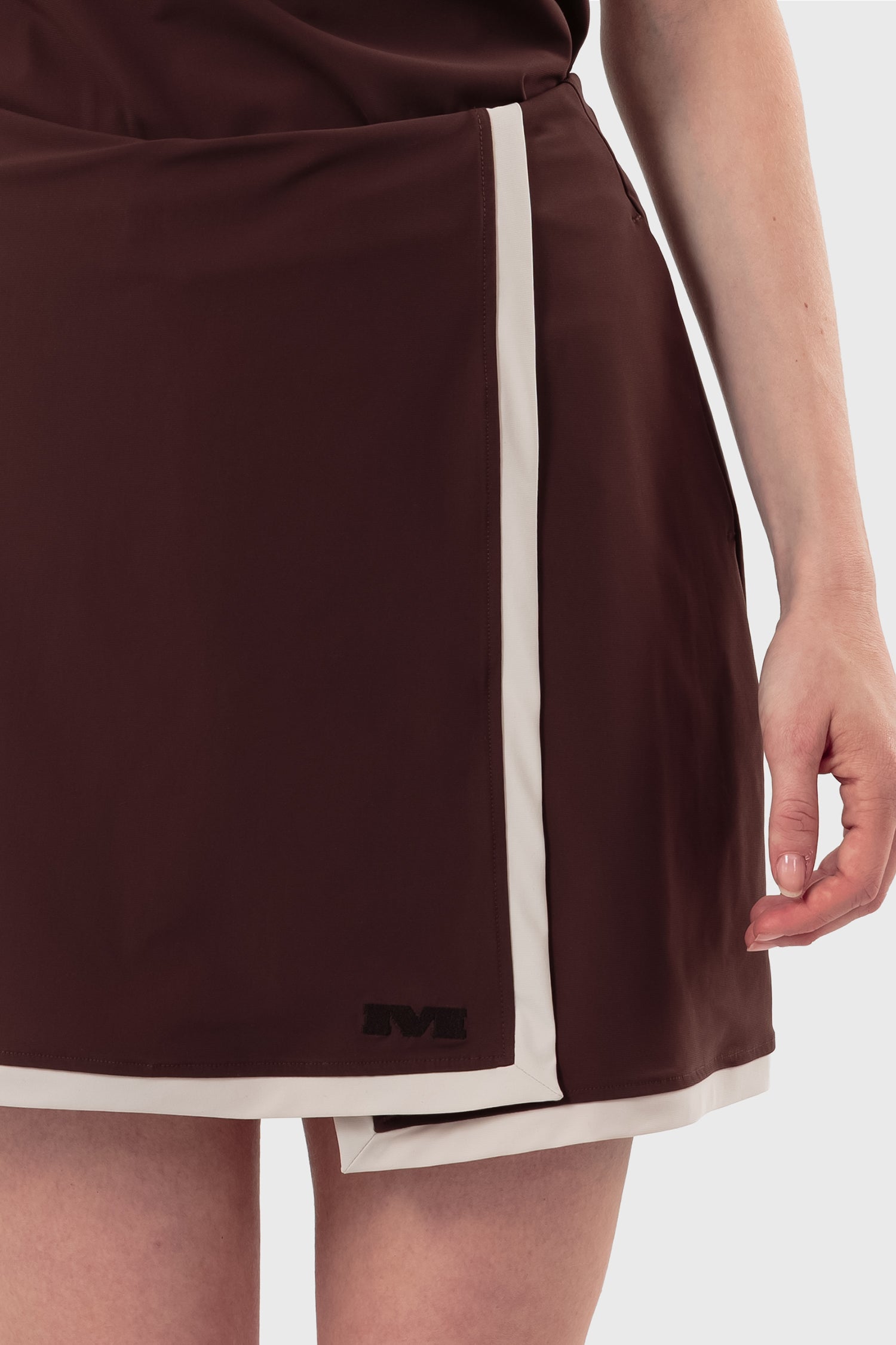 No roots skort